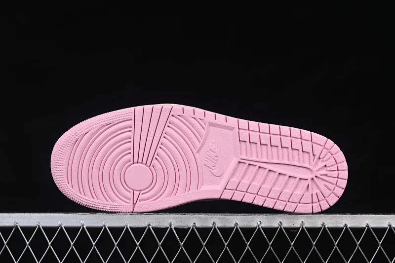 All Categories Air Jordan Jordan Series Basketball Shoes Air Jordan 1 Low Foreign Trade Version Travis Scott x Air Jordan 1 Low OG AJ1 Joe 1 Joint Undercut IQ7604-100